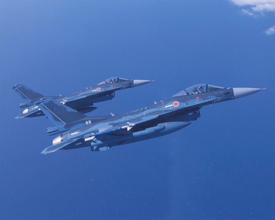 美軍與日本航空自衛隊8日在東海上空實施聯合防空戰鬥訓練。 圖：翻攝自日本航空自衛隊推特
