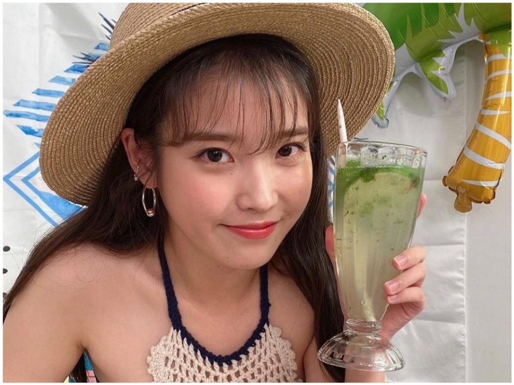 IU在訪談中表示，希望《膝蓋》一曲能成為她的代表作。 圖：翻攝自IU IG