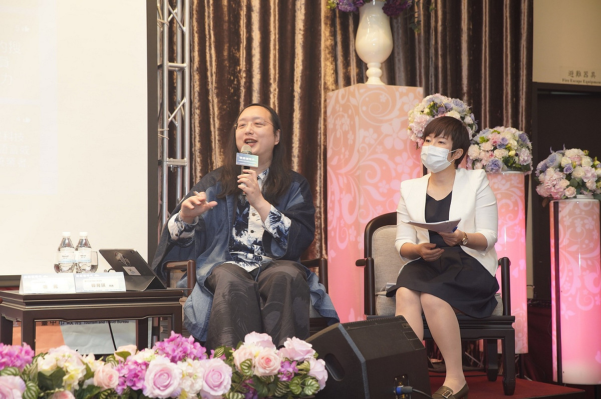 政務委員唐鳳與中市旅宿觀光業者座談。 台中市觀旅局/提供