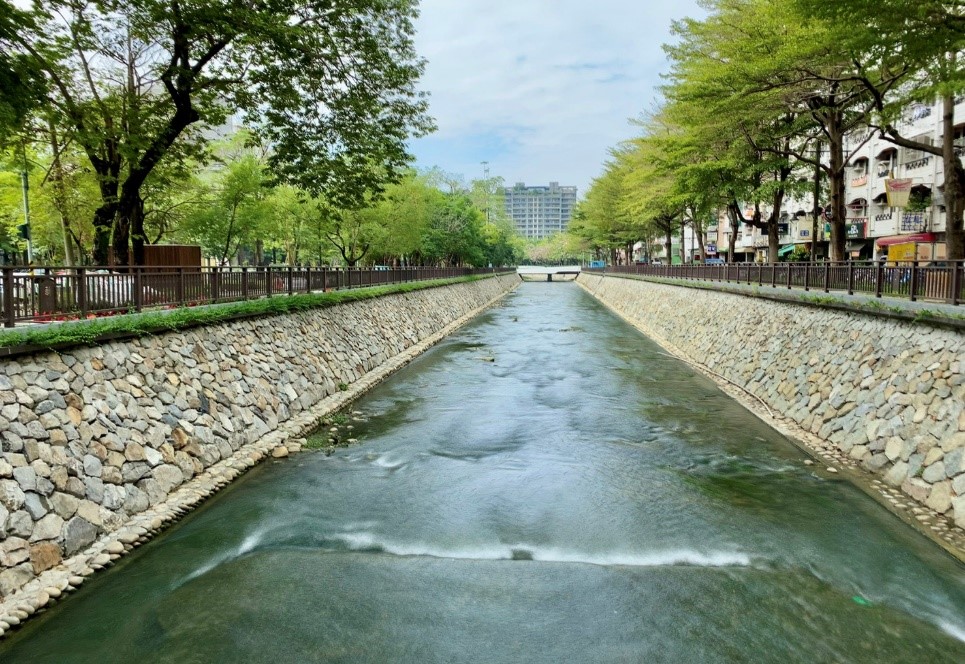 綠川水岸景觀-學府路。 台中市政府/提供
