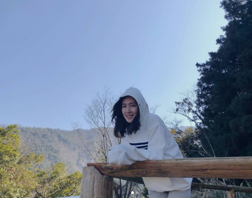 小薰老家住在石門水庫中央，目前水情嚴峻，讓她回家之路變得十分困難。 圖：翻攝自小薰IG