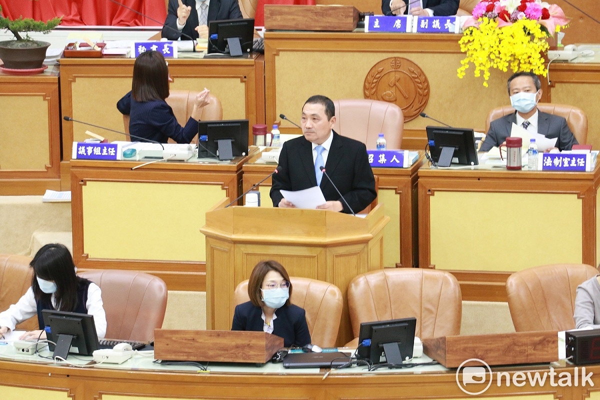 侯友宜宣布明(111)年市府將成立青年局，協助青年就業及創業等相關業務，為新北青年打造最好的發展與未來。 圖：林昀真/攝