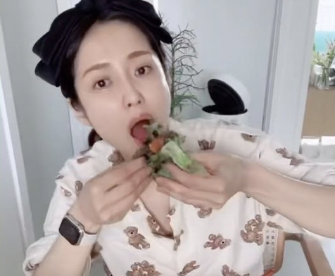 「姜賢京」分享美食給粉絲。 圖：翻攝IG／babebani