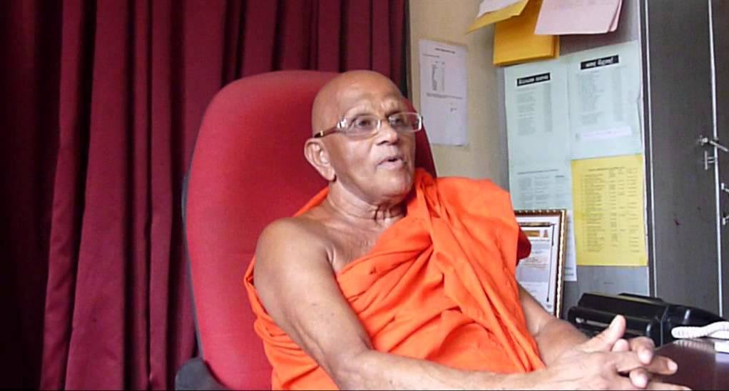 香火鼎盛、政治影響力雄厚的佛牙寺住持Muruththetuwe Ananda Thero出面反中國一帶一路工程。 圖：翻攝自Muruththetuwe Ananda Thero臉書