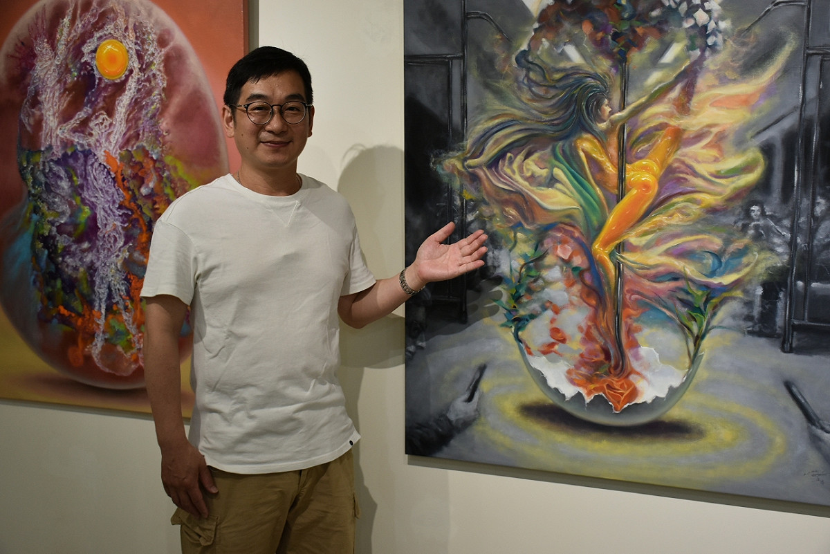 林佳鴻「修蛋紀」個展即日起至5/15在高雄臻藝術&amp;芬畫廊展出。 圖：孫家銘/攝