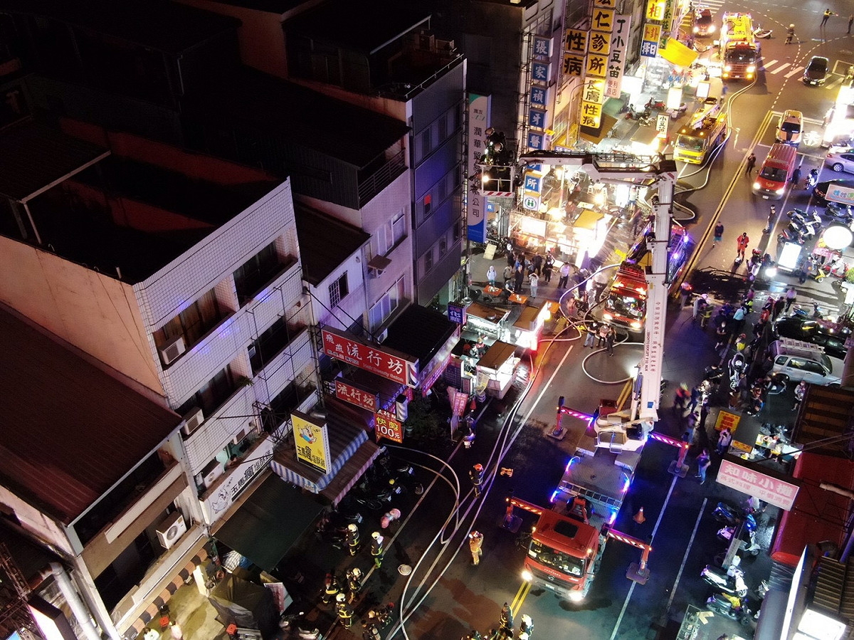 台中中華路夜市發生民宅大火，奪走3童寶貴的性命。 台中市消防局/提供