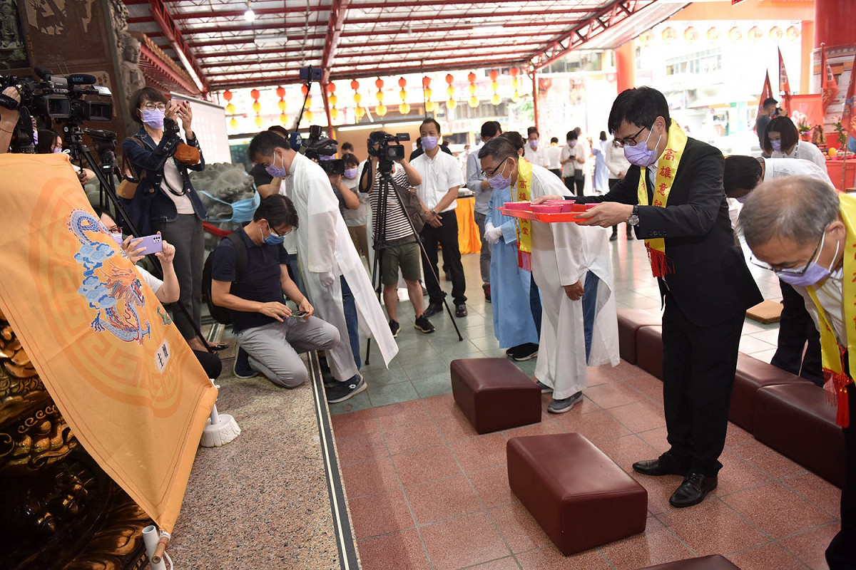 高雄意誠堂關帝廟今天舉行祈雨祭典。 圖：高雄市政府/提供