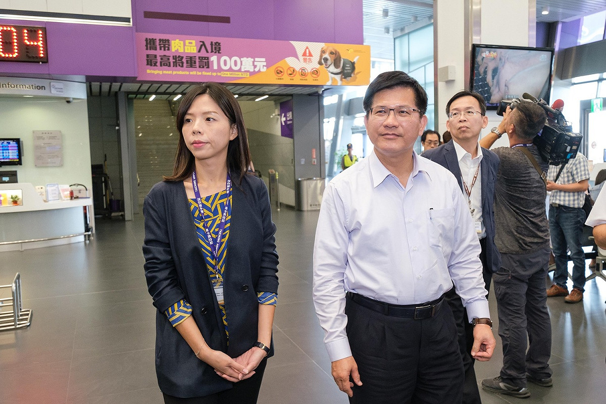 洪慈庸、林佳龍 圖:洪慈庸臉書