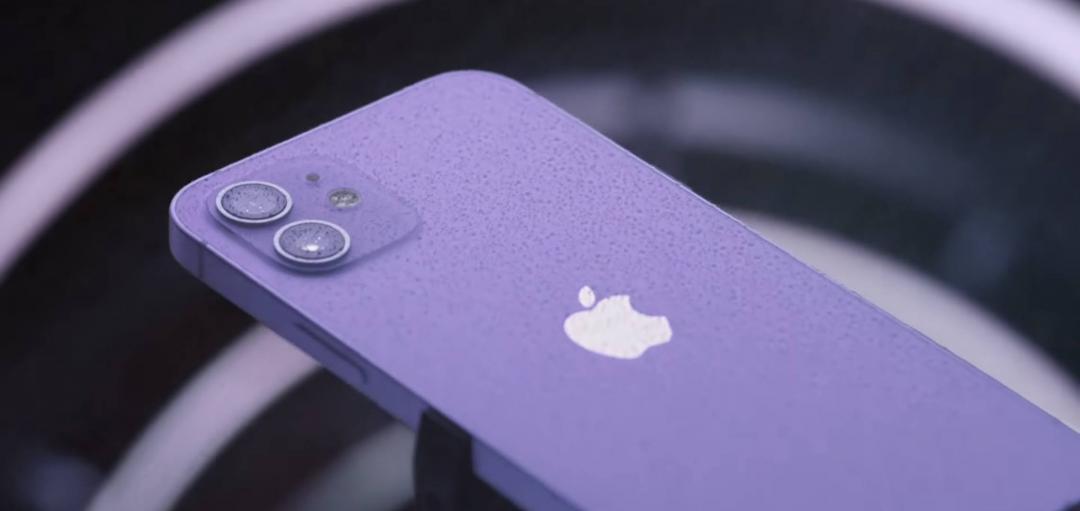 iPhone 12的電磁波釋放量超過了法國法規的上限，即日起將全面停售。 圖：翻攝蘋果發表會直播