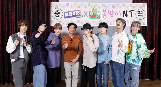 羅PD（左4）終於和BTS合體，引發海內外觀眾期待。 圖：翻攝自15夜IG