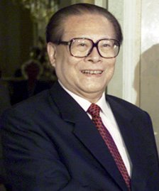 中共今年七月舉辦建黨百年慶祝活動，前任領導人當中，胡錦濤也出席慶祝活動，但江澤民則未現身。 圖：翻攝自維基百科（資料照）