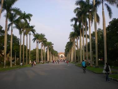 台大系統成員台大、台師大、台科大3所學校22日宣布，將於111學年實施16週數，110學年因應調整行事曆，第一學期提早至9月開學、期末考於12月中旬進行，並於1月開始放寒假。 圖 : 翻攝自台大生物產業傳播暨發展學系TIME TO SAY GOODBYE