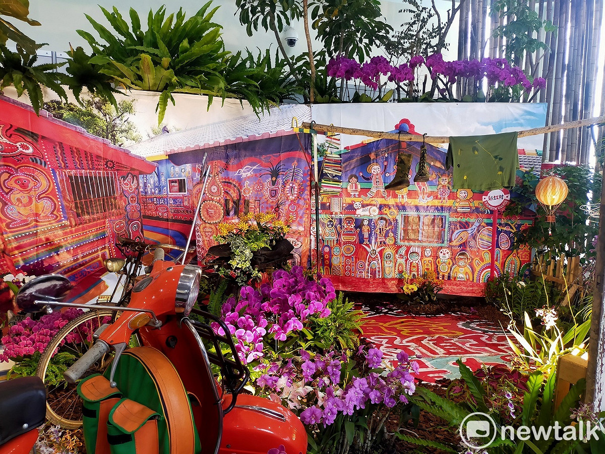 台中世界蘭展打造出知名景點彩虹眷村場景。 唐復年/攝