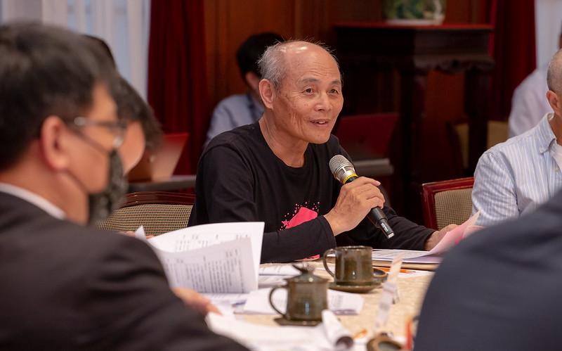 藻礁公投領銜人潘忠政今（22）日下午和其他環團代表和蔡英文總統面對面溝通三接和藻礁的議題。 圖：總統府提供