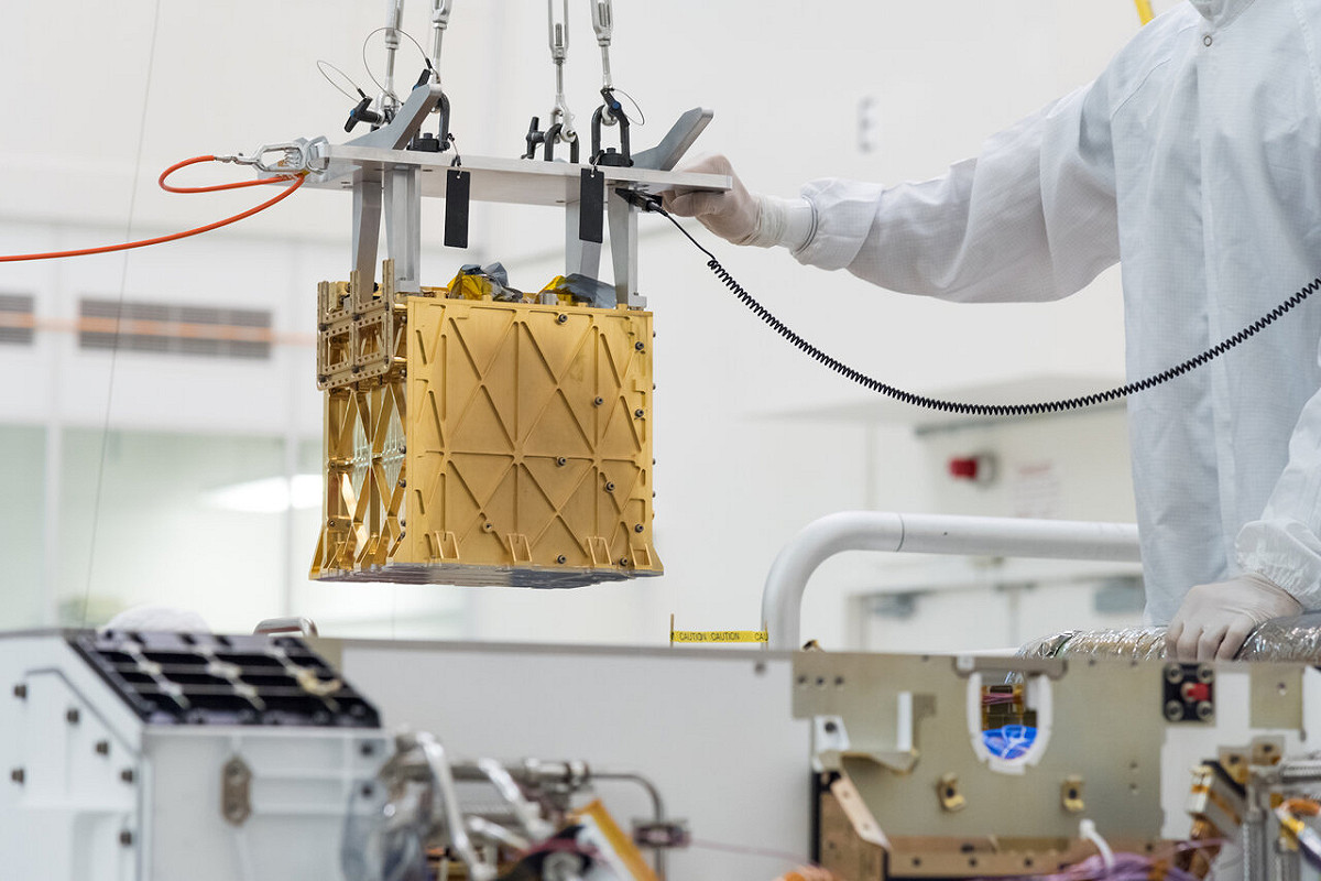 安裝在毅力號的MOXIE造氧儀器。 圖：翻攝自NASA