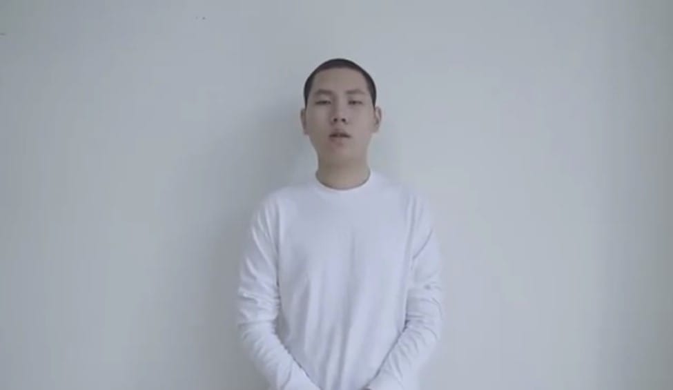 FPX選手Bo因過去在LDL比賽期間打假賽遭官方停賽，昨（22）晚發影片道歉。 圖：翻攝自Bo微博帳號
