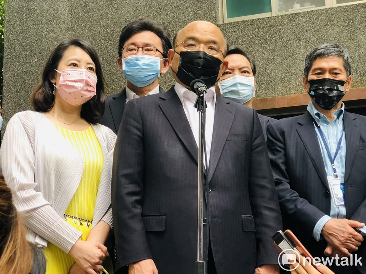 行政院長蘇貞昌今（23）天上午出席文化部舉辦的「423世界閱讀日記者會暨參與故事共讀」活動前受訪。　 圖：謝莉慧/攝