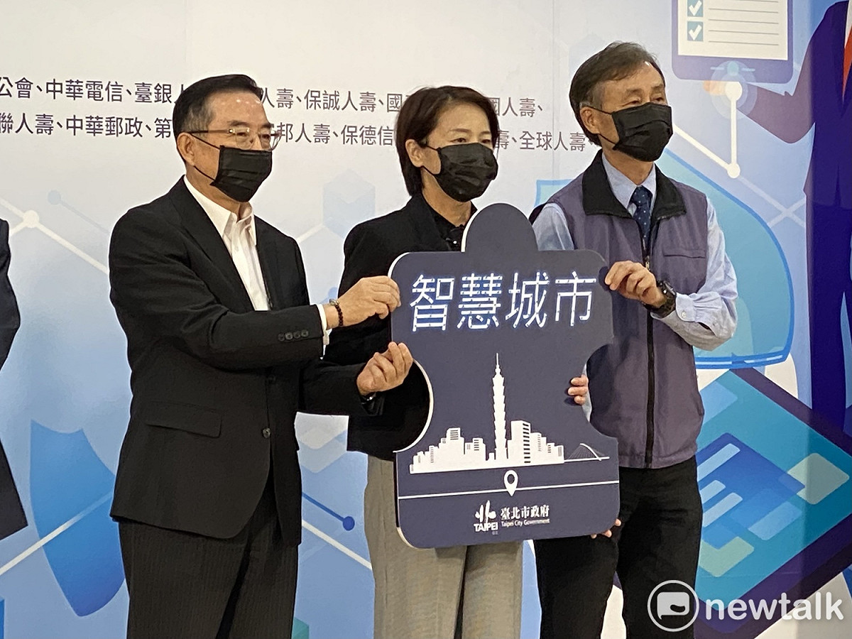 台北市副市長黃珊珊（中）。 圖：周煊惠 / 攝
