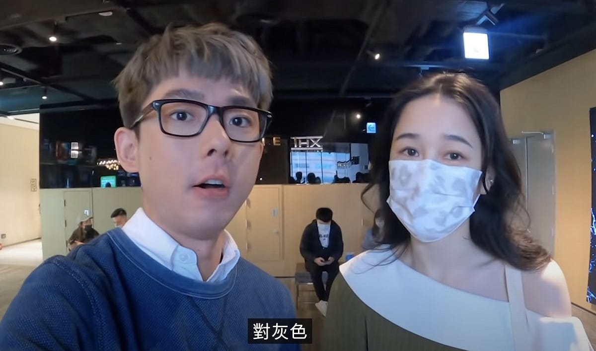 千千(右)比較喜歡阿滴(左)灰髮。 圖：翻攝Youtube/阿滴日常