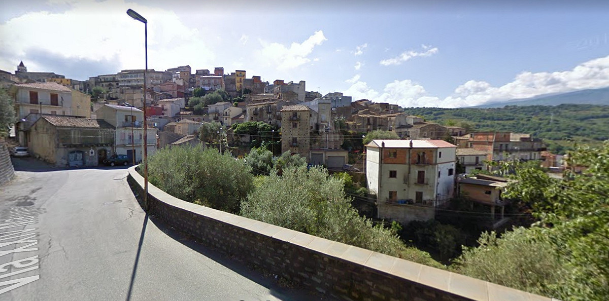 西西里堡(Castiglione di Sicilia)小鎮。 圖：翻攝自Google街景視圖