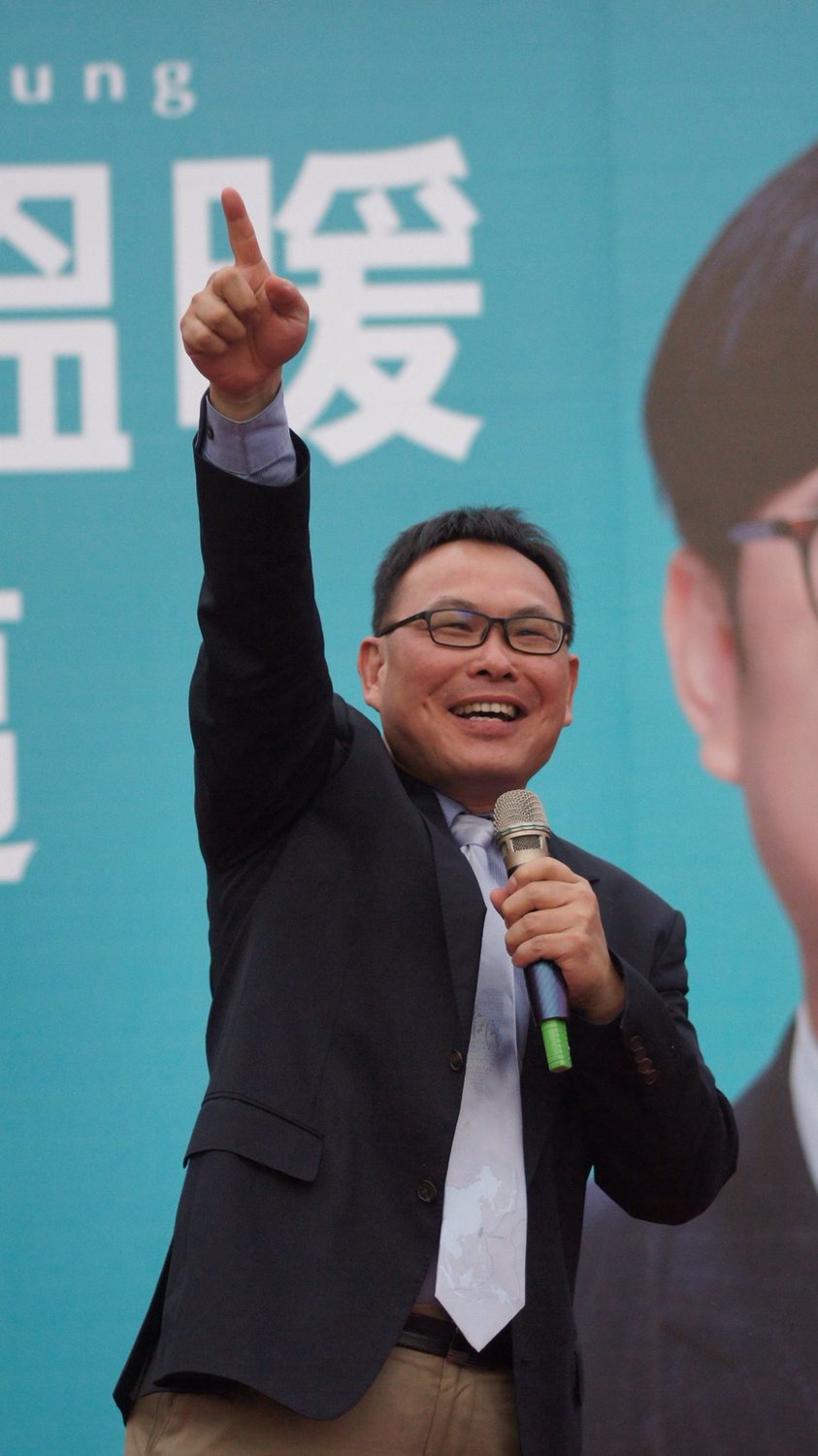 名嘴汪潔民今(30日)在臉書嗆民眾黨。 翻攝汪潔民臉書