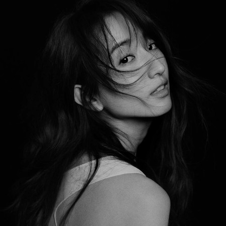 柯佳嬿PO出自己變身小廚娘下廚的美照。 圖：翻攝自柯佳嬿臉書