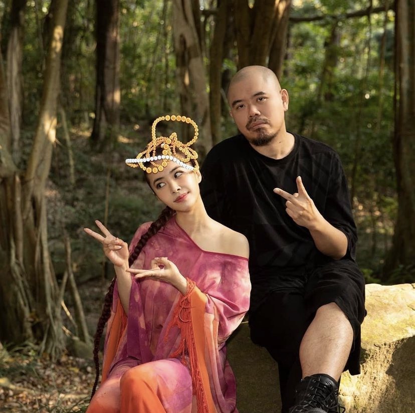 蔡依林和導演的合照，讓五月天的瑪莎直呼好羨慕。 圖：翻攝自IG