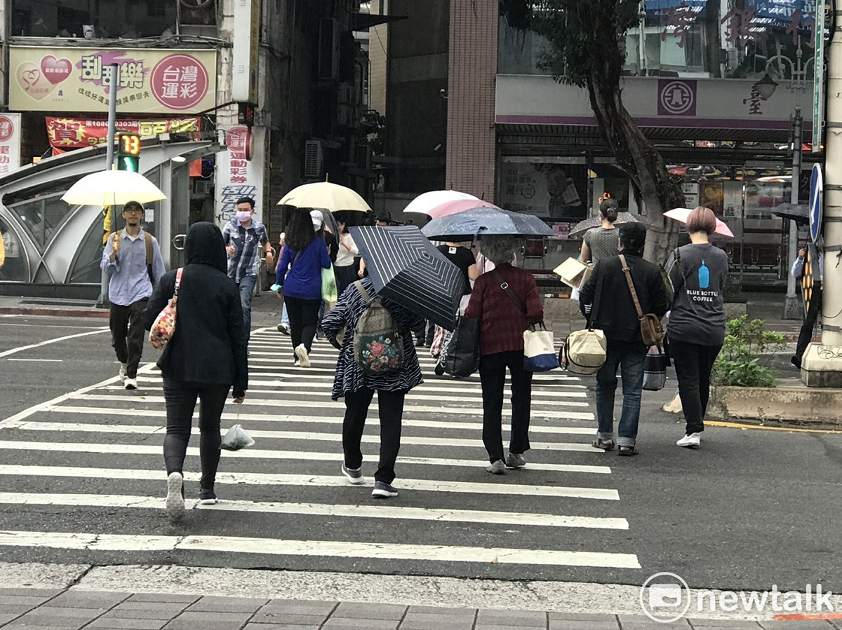 氣象局表示，今日午後起全台天氣逐漸轉乾，預估5/5-6才會有下一波鋒面。 圖：葉宜哲／攝