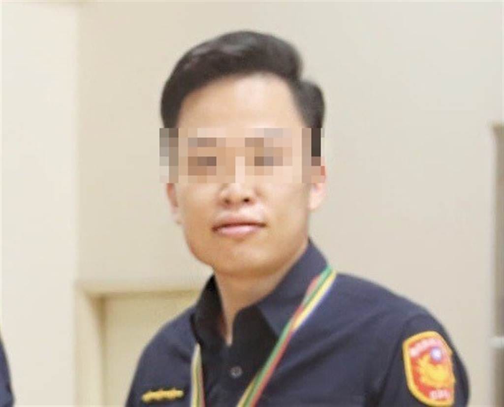 黃均峰被警方盤查時不但不配合，還嗆「我是三重警備隊的警察欸！」 圖：翻攝三重警好讚臉書