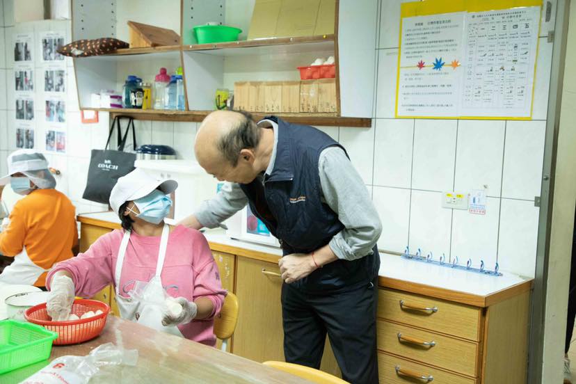 韓國瑜感謝盡心盡力堅守崗位的廣大勞工朋友們。 圖：翻攝自韓國瑜臉書