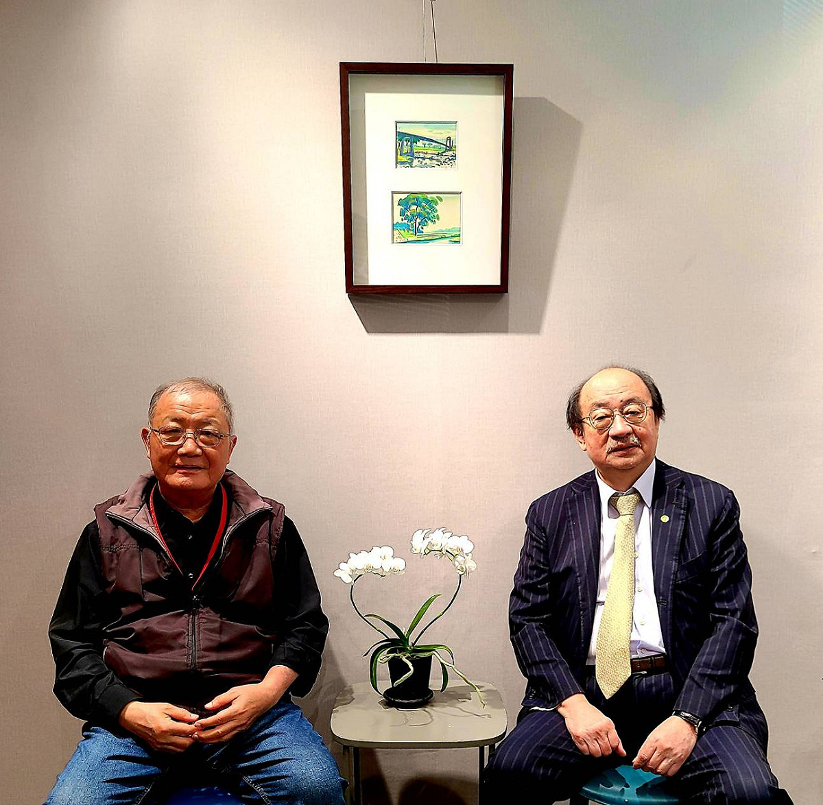 作者陳文輝(左)與民進黨立院黨團總召柯建銘(右)。 圖：陳文輝提供