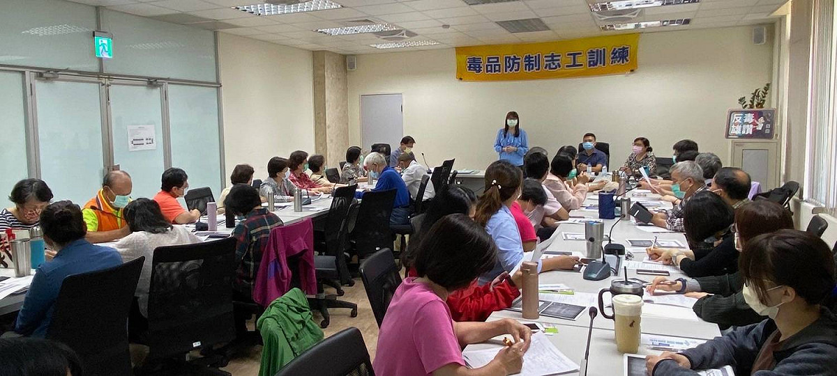 高雄市長陳其邁特指示毒防局研議專案，日前由毒防局邀請衛生局、警察局、勞工局、社會局、教育局五大毒防網絡單位，召開毒品案件預防復發跨局處會議 圖：高雄市毒防局提供