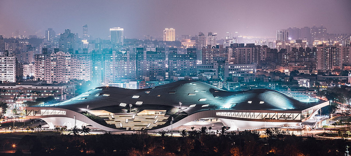 衛武營國家藝文中心夜景。 圖：高雄市政府/提供