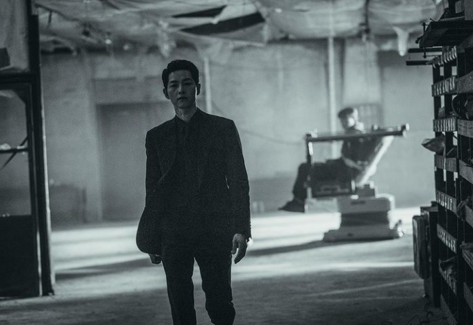 《黑道律師文森佐》在韓國創下高收視，透過Netflix同步播出也在海外獲得巨大迴響。 圖：翻攝自宋仲基IG