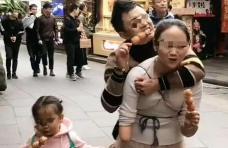 兩人婚後不久就有了女兒。 圖：翻攝自微信
