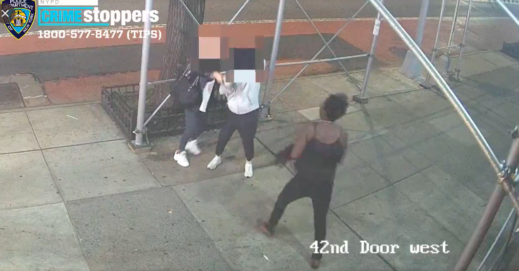 紐約曼哈頓兩名亞裔女子遭人襲擊，警方認為與仇恨犯罪有關。 圖：翻攝自NYPD Hate Crimes推特