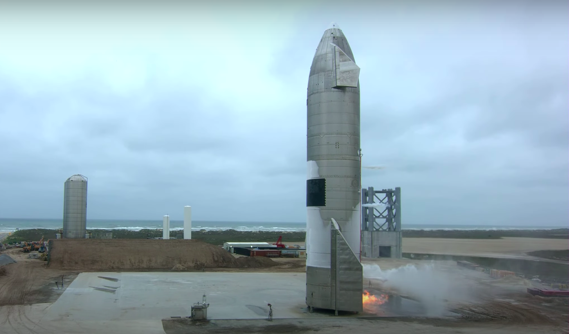 SpaceX進行第五次星艦試飛，首度成功著陸且沒有引起爆炸。 圖：擷取自SpaceX Youtube