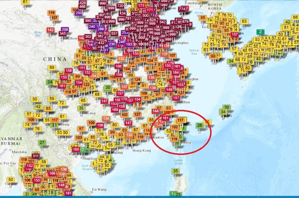 中國沙塵暴往東北移動，幾乎紫爆，台灣（紅圈處）好險遠離影響。 圖：翻攝自aqicn.org