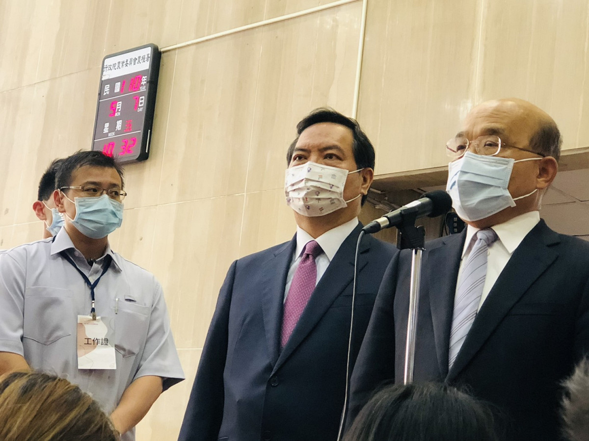 對於藍營說民進黨立委蘇巧慧提修公投法是要幫父親蘇貞昌護烏紗帽，是政治孝女。蘇貞昌今（7）天氣憤表示，「這是胡扯」！ 圖：謝莉慧/攝