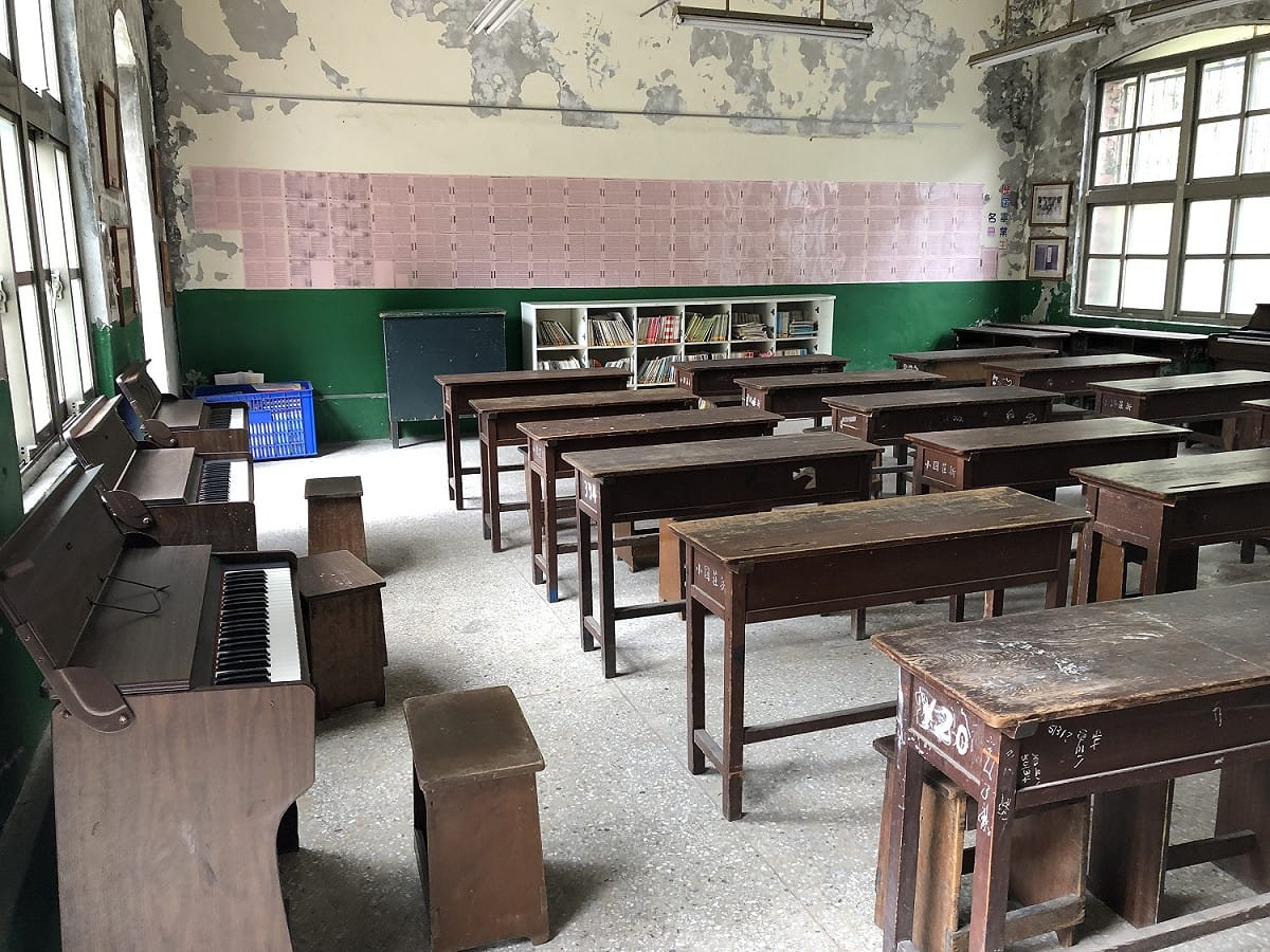 歷史建築「新莊原興直公學校舊校舍」內部。 圖：新北文化局／提供