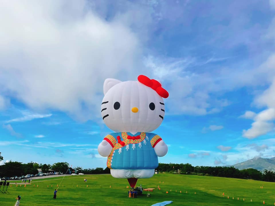 HELLO KITTY造型熱氣球亮相。 圖/臺灣熱氣球嘉年華-Taiwan Balloon Festival臉書粉絲頁