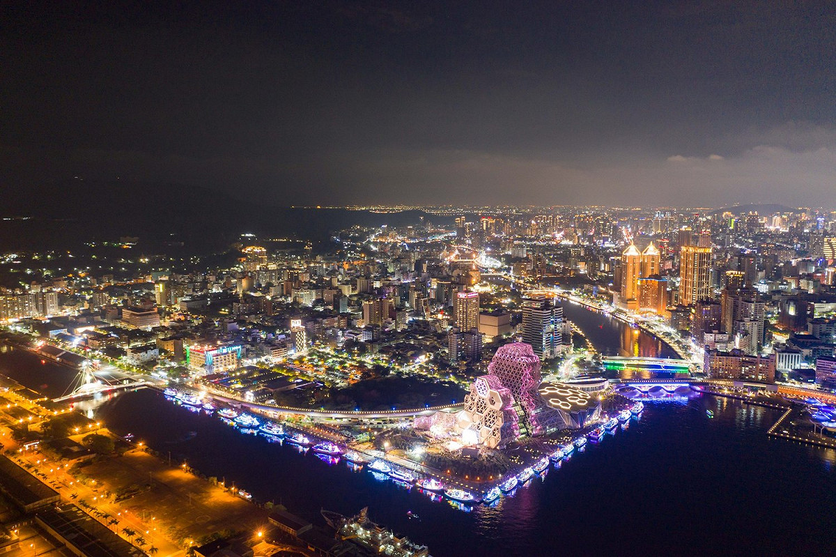 2022臺灣燈會主燈區愛河灣夜景。 圖：高雄市政新聞局提供