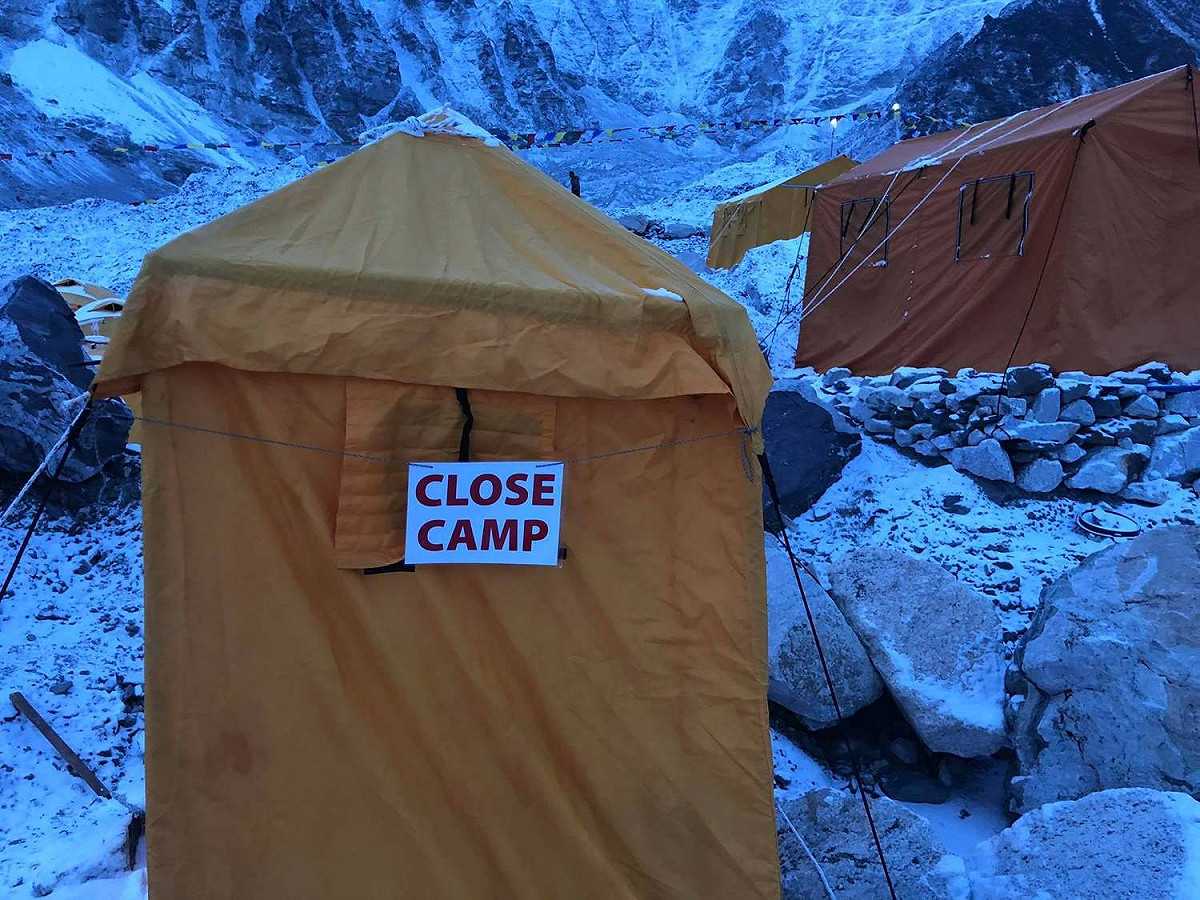 尼泊爾志工組織「Everest ER」在聖母峰大本營營區設置隔離區，以防武漢肺炎疫情擴散。 圖：翻攝自Everest ER臉書