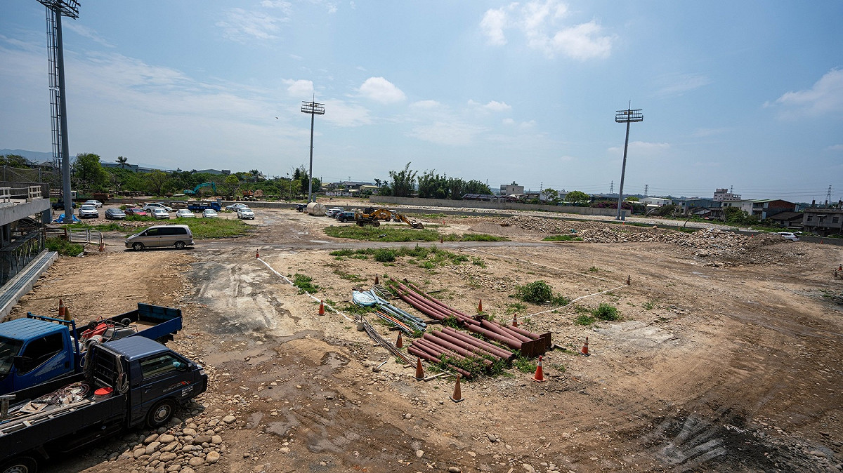 施工中的國際壘球運動園區。 圖：蔡其昌辦公室提供