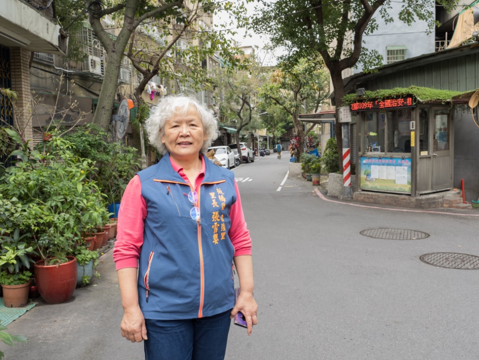 張雪嬰里長年初揪鄰近里辦公處團購，獲得熱烈響應。 圖：新北市政府民政局提供。
