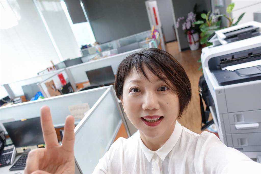 范雲開協調會促成機師由原本的「5＋9」調整為「3＋11」，讓許多網友直指范雲扯後腿。 圖：翻攝范雲臉書