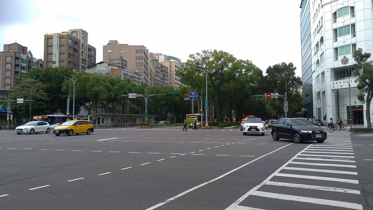興達電廠燃煤機組今(13)日下午跳機，發生全廠停機事故，導致全台大規模輪流停電。 圖:顏得智/攝