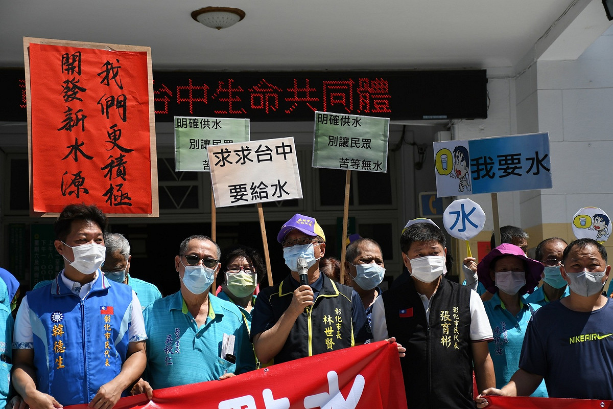 市長林世賢強調和全市里長站出來不是要抗爭，只是代為反映供水不穩定與無水可用的心聲。 圖 : 彰化市公所/提供