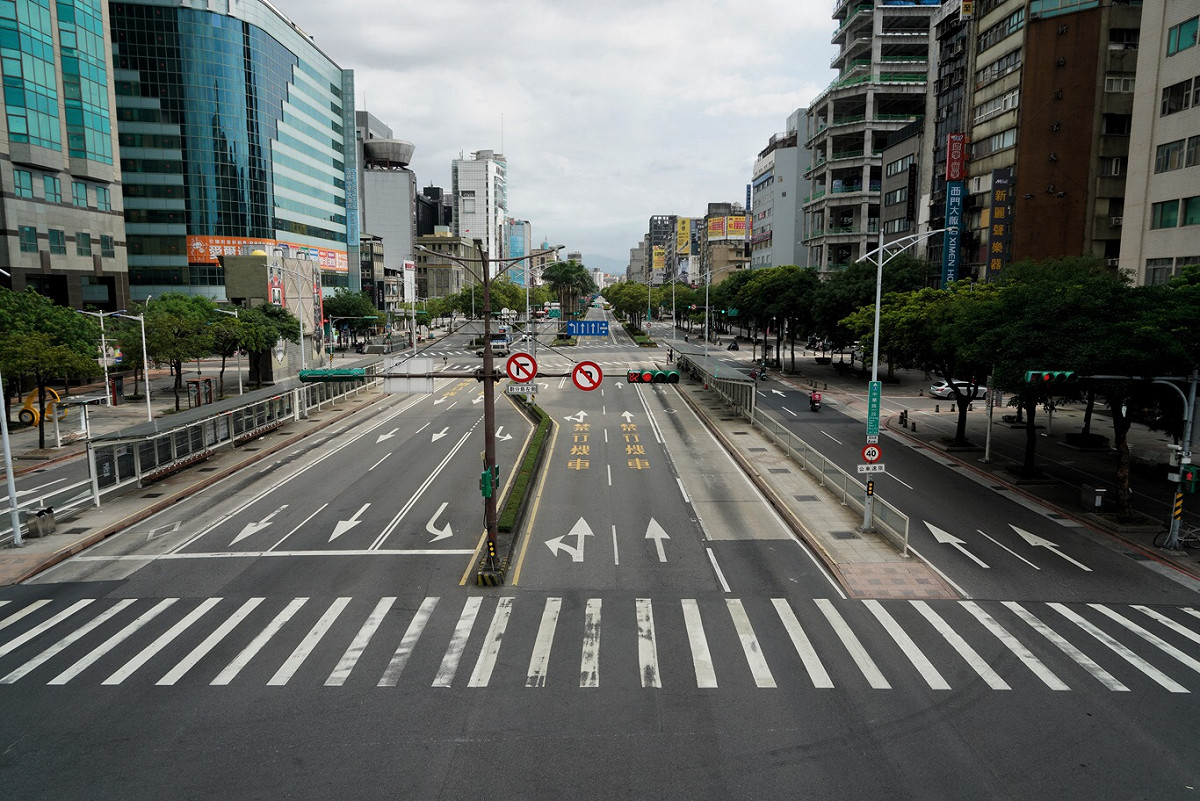 全台防疫升級第三級，民眾「自動封城」，台北街頭大多時候都如空城。 圖：張良一/攝（資料照）