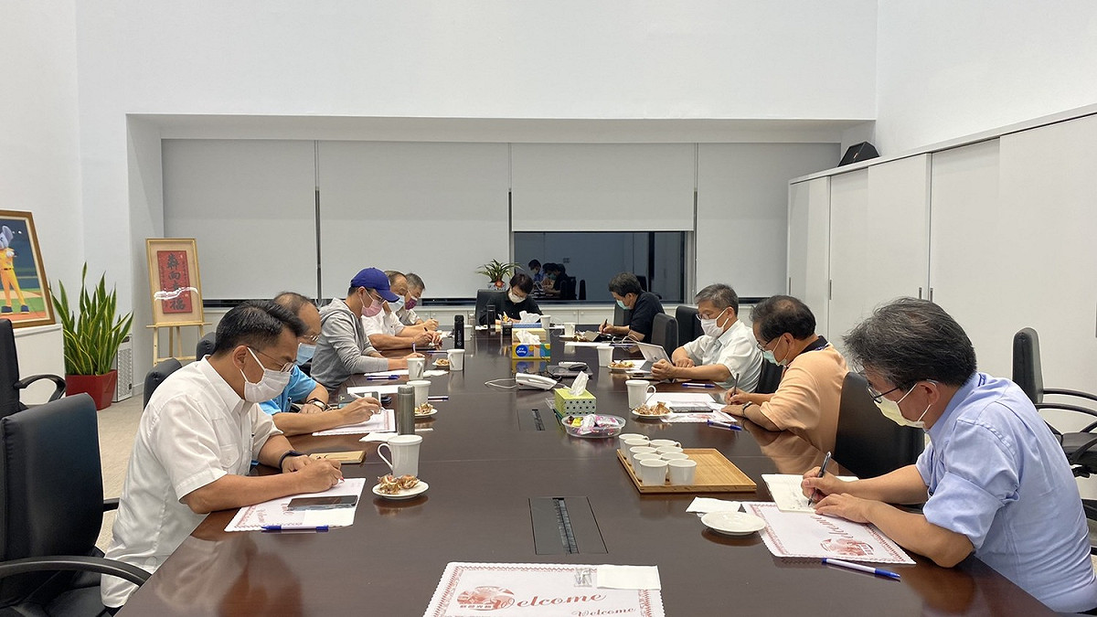 台中市新增小六生確診，市府各局處連夜開會討論因應措施。 台中市政府/提供